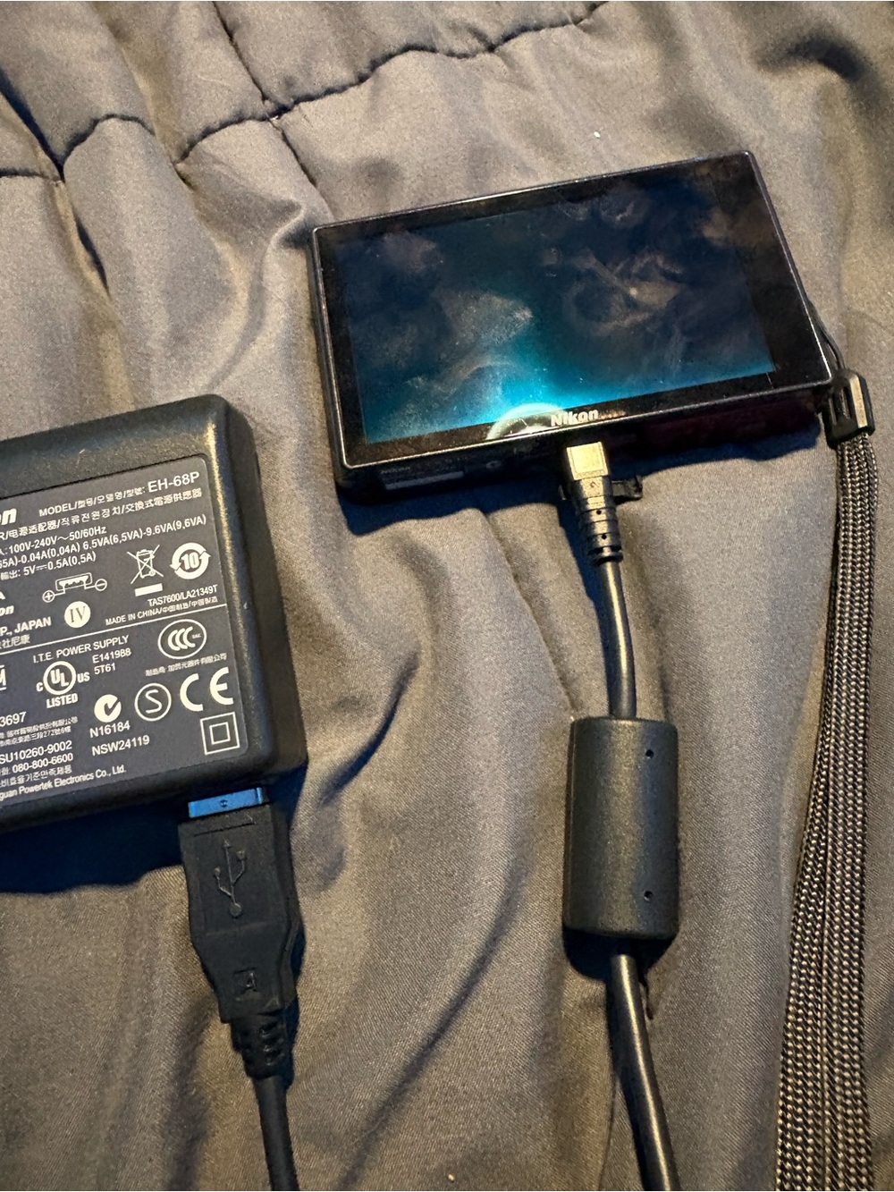 Nikon Black Digital Camera Screen with Charger, Battery, SD Card and USB Cable - Picture 6 of 10